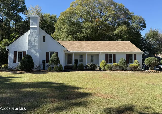 Homes for sale in Clinton, NC | 101 Forest Dr, Clinton, NC 28328 | MLS# 100539335