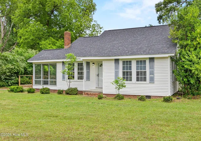 Homes for sale in Hallsboro, NC | 523 Hallsboro Rd S, Hallsboro, NC 28442 | MLS# 100571036