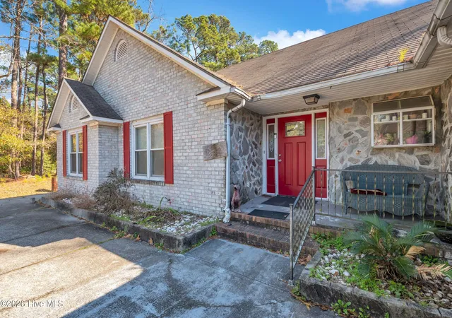 Photo 2 of Single family home for sale at 9225 Ocean Hwy W, Calabash, NC 28467 | MLS# 100551501 | Listing updated on 2026-09-12