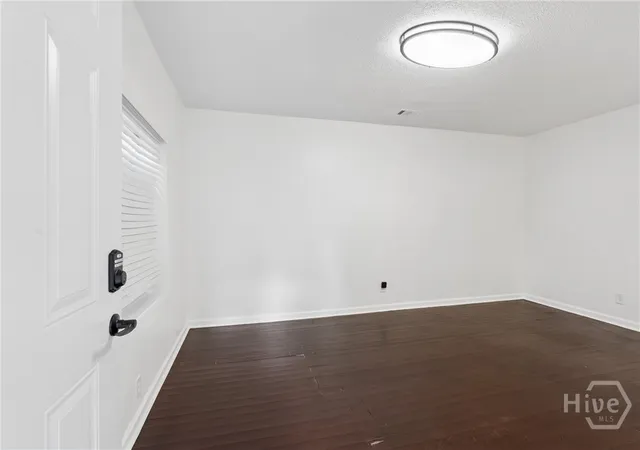 Listing Photo 4 - Condo for sale in building located at 1306 E 54th St, Savannah, GA 31404