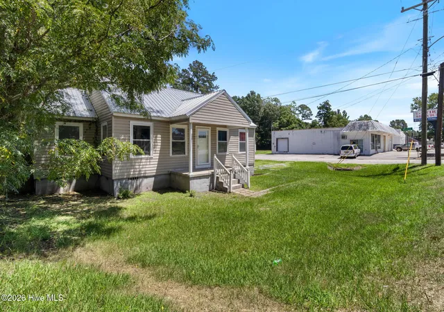 Photo 27 of Single family home for sale at 707 E Broad St, Elizabethtown, NC 28337 | MLS# 100595313 | Listing updated on 2026-08-18