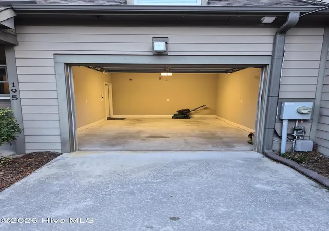 Photo 4 of Townhouse for sale at 195 Pinebranch Ct, Southern Pines, NC 28387 | MLS# 100577086 | Listing updated on 2026-08-18
