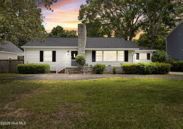 Photo 1 of Single family home for sale at 4109 Peachtree Ave, Wilmington, NC 28403 | MLS# 100591250 | Listing updated on 2026-08-18