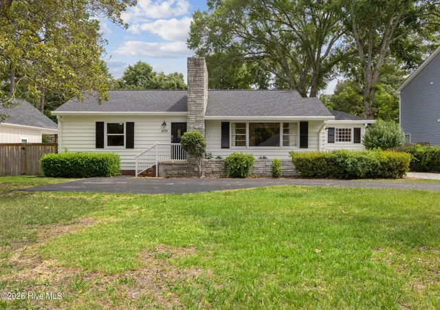 Photo 2 of Single family home for sale at 4109 Peachtree Ave, Wilmington, NC 28403 | MLS# 100591250 | Listing updated on 2026-08-18
