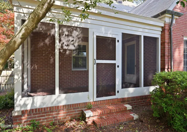 Homes for sale in Washington, NC | 1108 Summit Ave, Washington, NC 27889 | MLS# 100579435