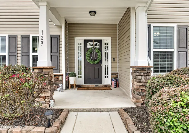 Photo 3 of Single family home for sale at 129 Prelude Dr, Richlands, NC 28574 | MLS# 100600095 | Listing updated on 2026-09-04