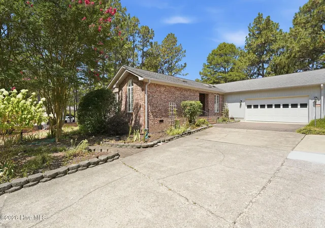 Homes for sale in Seven Lakes, NC | 117 Sandham Ct, Seven Lakes, NC 27376 | MLS# 100588274