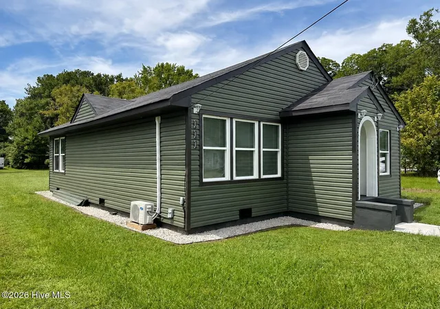 Photo 2 of Single family home for sale at 111 N Mccaskey Rd, Williamston, NC 27892 | MLS# 100600284 | Listing updated on 2026-10-02
