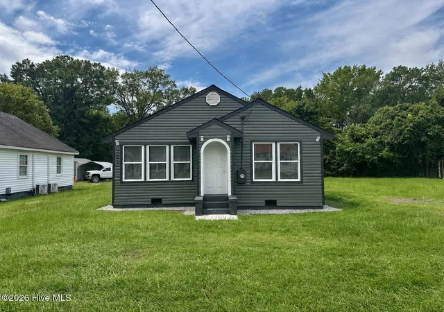 Photo 3 of Single family home for sale at 111 N Mccaskey Rd, Williamston, NC 27892 | MLS# 100600284 | Listing updated on 2026-10-02