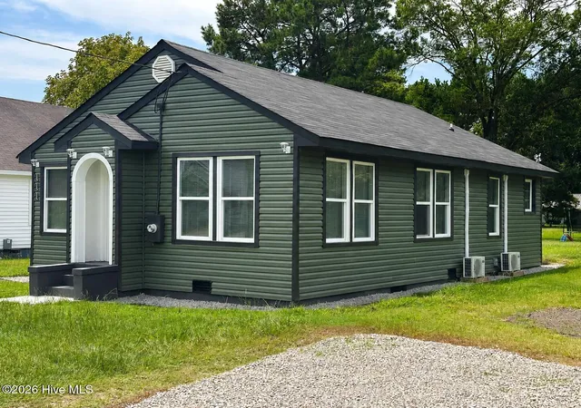 Photo 3 of Single family home for sale at 111 N Mccaskey Rd, Williamston, NC 27892 | MLS# 100600284 | Listing updated on 2026-10-05