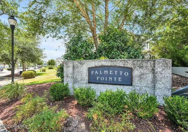 Photo 2 of Single family home for sale at 2502 Royal Palm Ln, Wilmington, NC 28409 | MLS# 100591375 | Listing updated on 2026-08-18