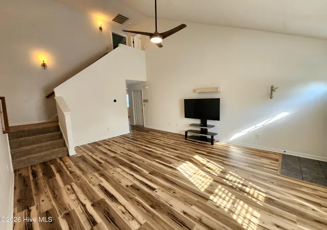 Photo 2 of Townhouse for sale at 182 Kelly Cir, Hubert, NC 28539 | MLS# 100592799 | Listing updated on 2026-08-18
