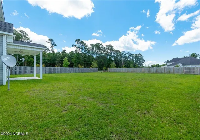 Photo 4 of Single family home for sale at 120 Tundra Trl, Swansboro, NC 28584 | MLS# 100453944 | Listing updated on 2026-07-28