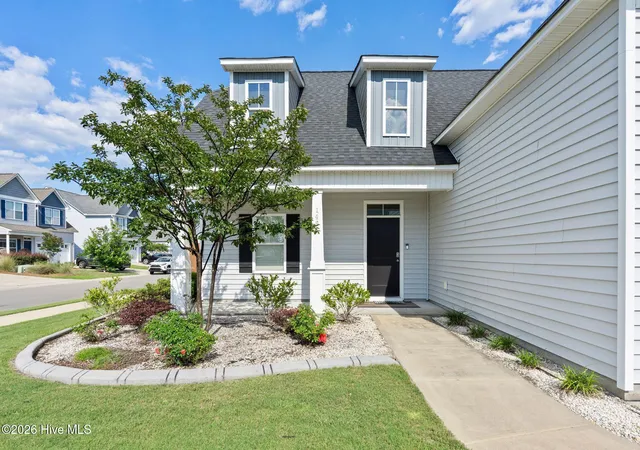 Photo 3 of Single family home for sale at 1464 Creek Bnd Ter, Wilmington, NC 28405 | MLS# 100580467 | Listing updated on 2026-08-20