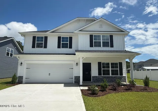 Photo 1 of Single family home for sale at 915 Port Royal Ct, New Bern, NC 28560 | MLS# 100600253 | Listing updated on 2026-08-31