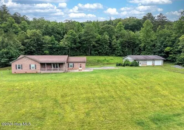 Photo 2 of Single family home for sale at 200 Gold Leaf Ln, Murphy, NC 28906 | MLS# 100584426 | Listing updated on 2026-08-18