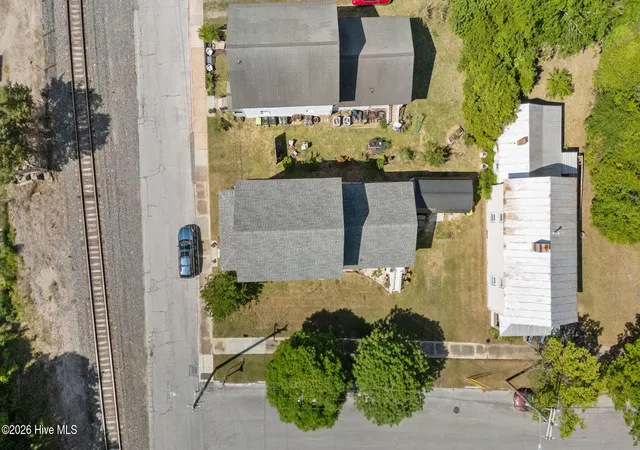 Photo 3 of Single family home for sale at 402 Dunn St, New Bern, NC 28560 | MLS# 100570569 | Listing updated on 2026-08-18