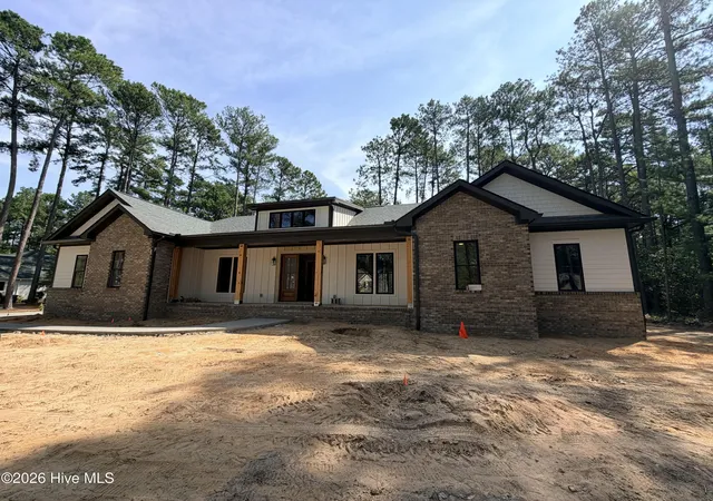 Photo 1 of Single family home for sale at 60 Devon Dr, Pinehurst, NC 28374 | MLS# 100597009 | Listing updated on 2026-08-18