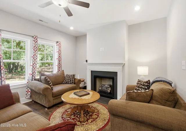 Photo 3 of Single family home for sale at 1207 Barkentine Dr, New Bern, NC 28560 | MLS# 100590277 | Listing updated on 2026-10-08