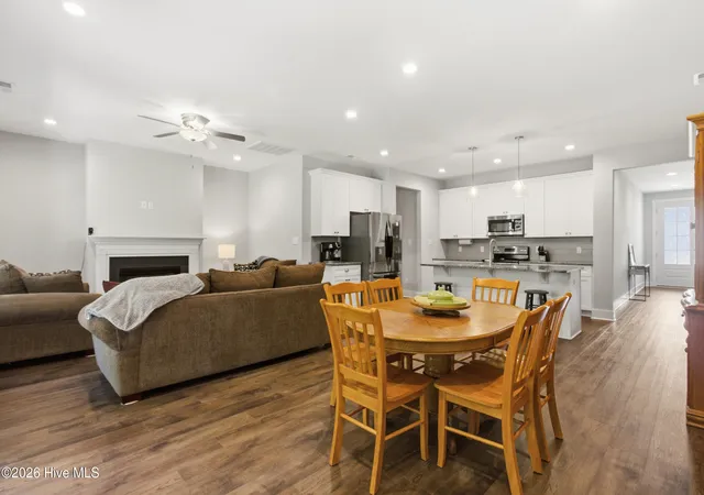 Photo 4 of Single family home for sale at 1207 Barkentine Dr, New Bern, NC 28560 | MLS# 100590277 | Listing updated on 2026-10-08
