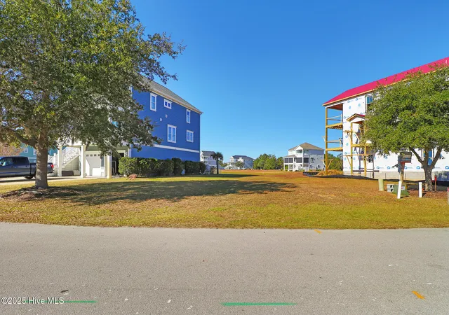 3rd image of 704 Cannonsgate Dr, Newport, NC 28570 | MLS# 100542074