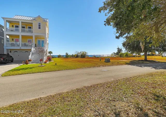 4th image of 704 Cannonsgate Dr, Newport, NC 28570 | MLS# 100542074