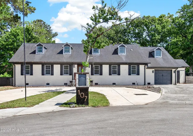 Homes for sale in New Bern, NC | 107 Boatswain Dr, New Bern, NC 28562 | MLS# 100587027