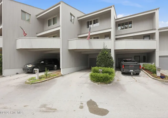 Photo 2 of Townhouse for sale at 22 Batts Hl Rd, New Bern, NC 28562 | MLS# 100589695 | Listing updated on 2026-08-18