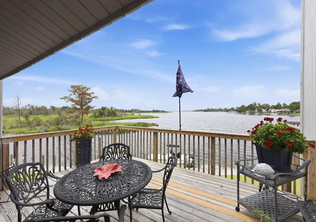 Photo 3 of Townhouse for sale at 22 Batts Hl Rd, New Bern, NC 28562 | MLS# 100589695 | Listing updated on 2026-08-18