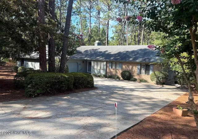 Homes for sale in Pinehurst, NC | 185 Pinyon Cir, Pinehurst, NC 28374 | MLS# 100587804