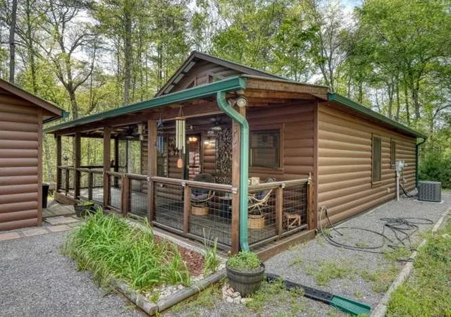 Homes for sale in Murphy, NC | 130 Coopers Ridge Rd, Murphy, NC 28906 | MLS# 98544411