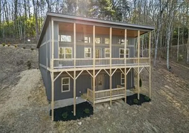 Photo 1 of Single family home for sale at 324 Golden Eagle Dr, Murphy, NC 28906 | MLS# 98500151 | Listing updated on 2026-08-20