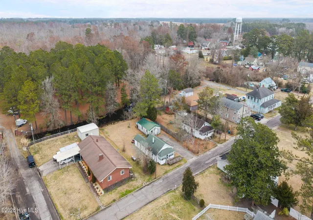 Photo 4 of Single family home for sale at 406 Howard St, Columbia, NC 27925 | MLS# 100559428 | Listing updated on 2026-08-18