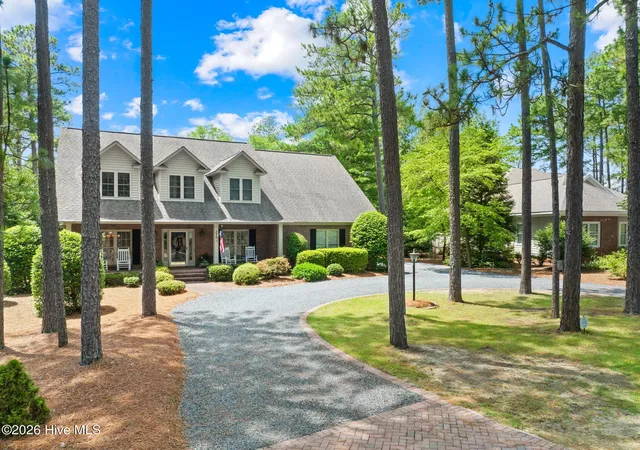 Photo 1 of Single family home for sale at 370 Sugar Pine Dr, Pinehurst, NC 28374 | MLS# 100591501 | Listing updated on 2026-07-25