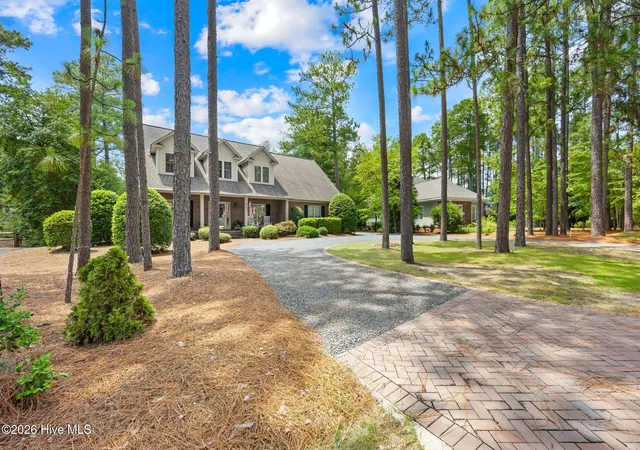 Photo 2 of Single family home for sale at 370 Sugar Pine Dr, Pinehurst, NC 28374 | MLS# 100591501 | Listing updated on 2026-07-25