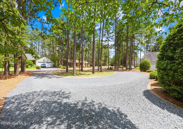Photo 3 of Single family home for sale at 370 Sugar Pine Dr, Pinehurst, NC 28374 | MLS# 100591501 | Listing updated on 2026-07-25