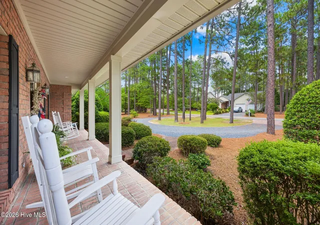 Photo 4 of Single family home for sale at 370 Sugar Pine Dr, Pinehurst, NC 28374 | MLS# 100591501 | Listing updated on 2026-07-25