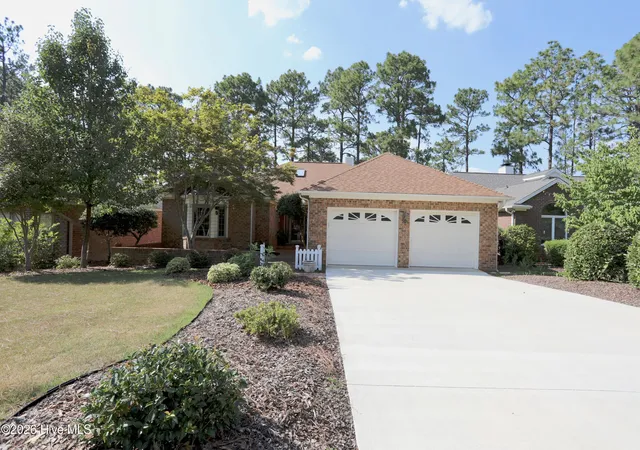 Homes for sale in Southern Pines, NC | 160 Hunter Trl, Southern Pines, NC 28387 | MLS# 100586487