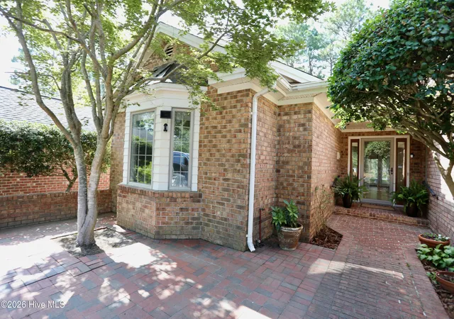 Homes for sale in Southern Pines, NC | 160 Hunter Trl, Southern Pines, NC 28387 | MLS# 100586487