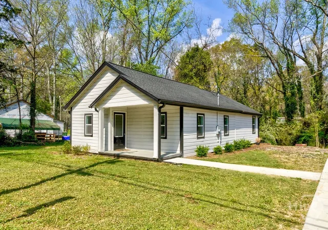2nd image of 206 Walker Dr, Monroe, GA 30655 | MLS# CL352115