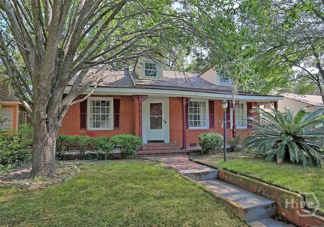 Photo 2 of Single family home for sale at 526 Durant Ave, Savannah, GA 31404 | MLS# SA363436 | Listing updated on 2026-09-18