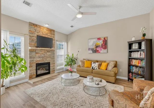 Homes for sale in Savannah, GA | 44 Travertine Cir, Savannah, GA 31419 | MLS# SA354288