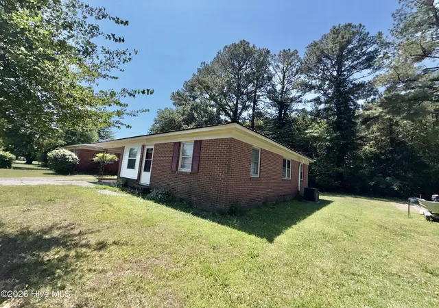 Homes for sale in Plymouth, NC | 121 Anne St, Plymouth, NC 27962 | MLS# 100575146