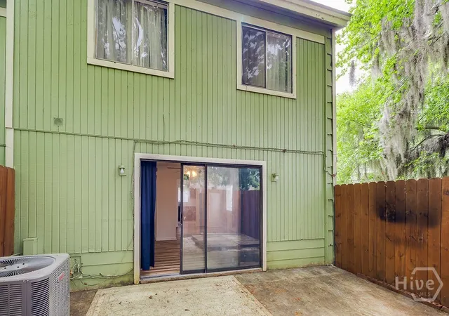 2nd image of 527 Tibet Ave, Savannah, GA 31406