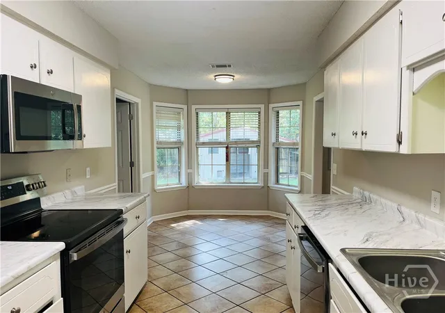 Photo 4 of Single family home for sale at 705 Dover Ln, Hinesville, GA 31313 | MLS# SA358445 | Listing updated on 2026-09-08