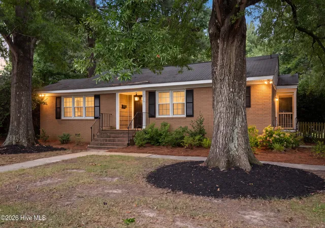 Homes for sale in Greenville, NC | 1719 Beaumont Dr, Greenville, NC 27858 | MLS# 100587826