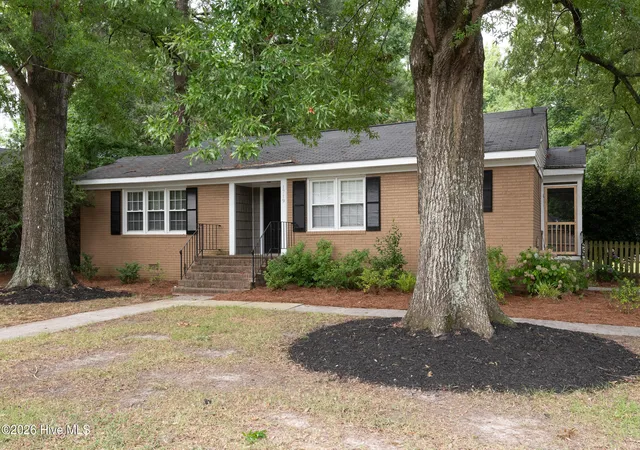Homes for sale in Greenville, NC | 1719 Beaumont Dr, Greenville, NC 27858 | MLS# 100587826