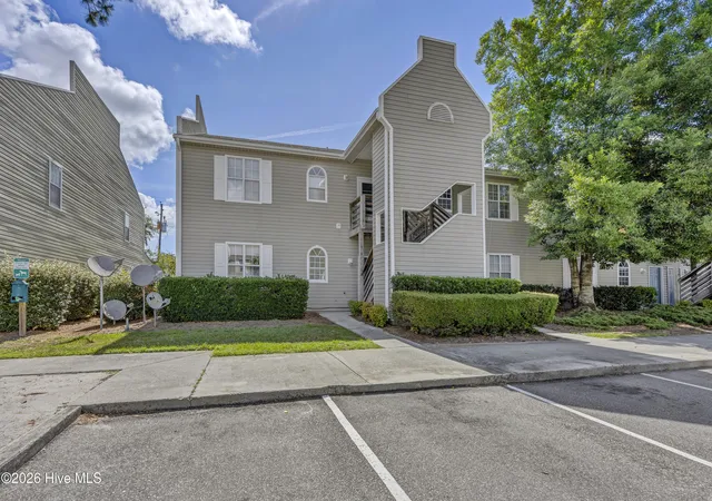 1st image of 733 Bragg Dr, Wilmington, NC 28412