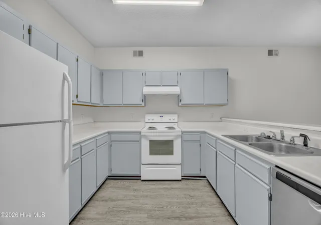3rd image of 733 Bragg Dr, Wilmington, NC 28412