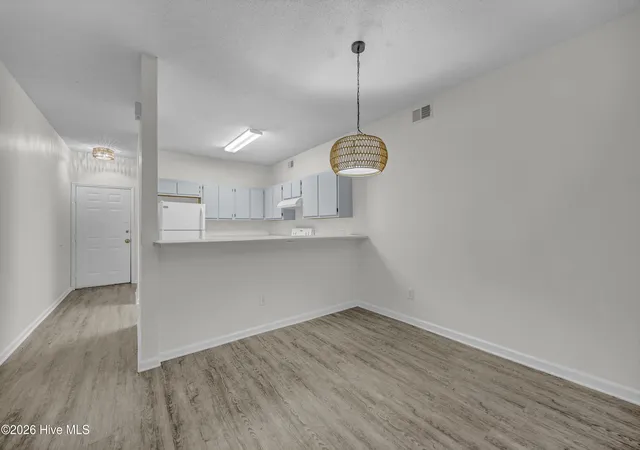 4th image of 733 Bragg Dr, Wilmington, NC 28412